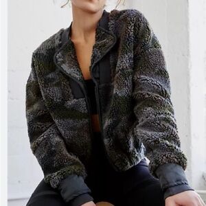 FP Movement Everest Camo Sherpa Jacket  Oversized S